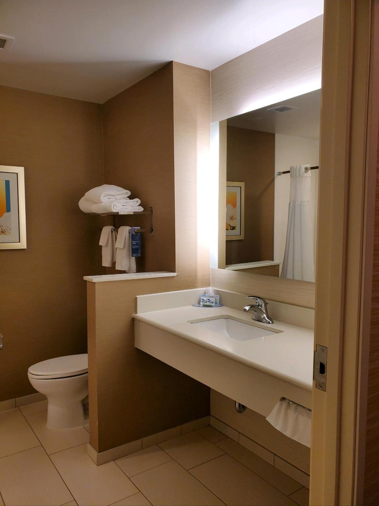 Fairfield Inn & Suites By Marriott Belle Vernon Экстерьер фото